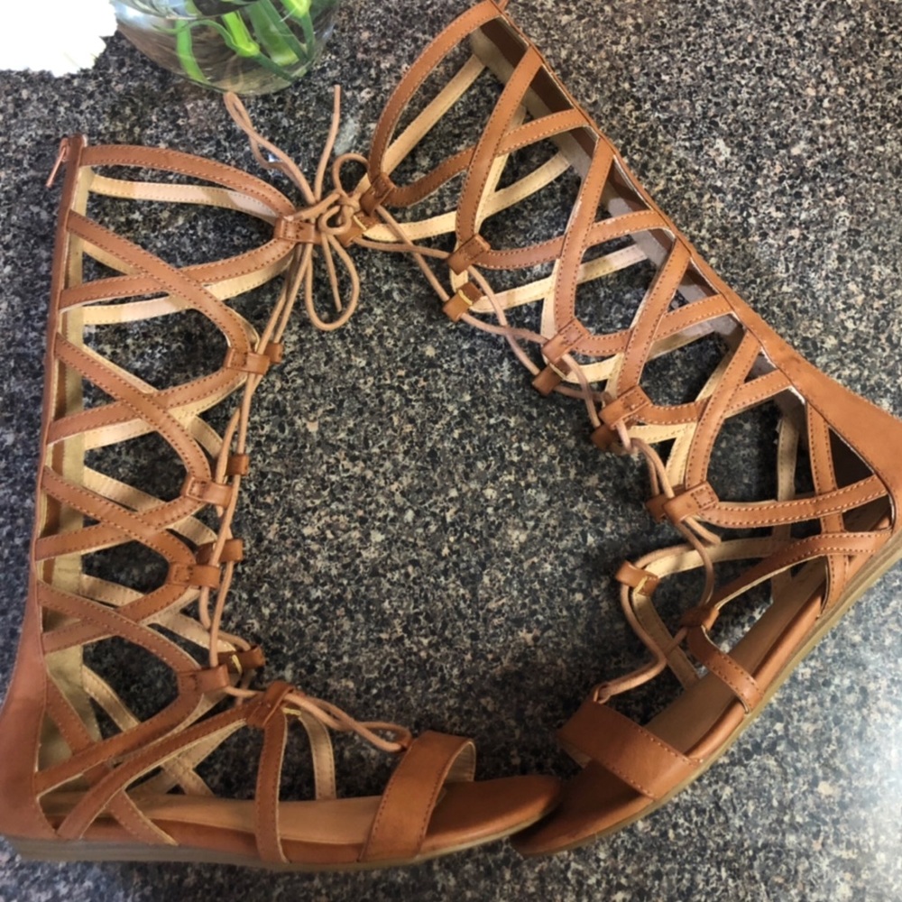 Report zip/lace up gladiator sandals size 8.5